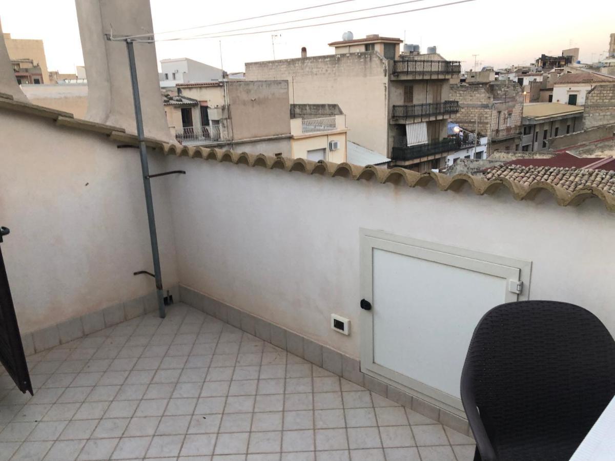 Ferienwohnung Mansarda Mentana Due Vittoria Exterior foto