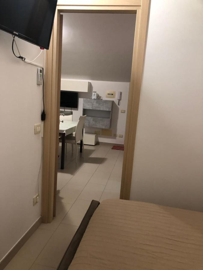 Ferienwohnung Mansarda Mentana Due Vittoria Exterior foto